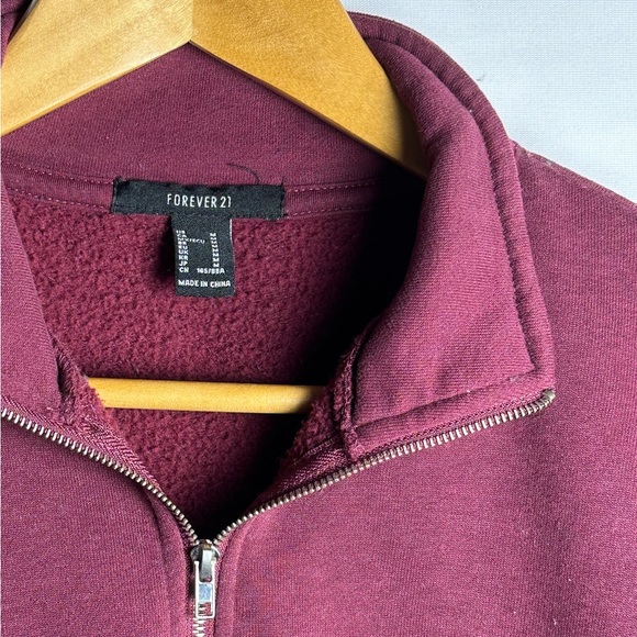 Forever 21 Cropped Pull-Over Sweater - Picture 2 of 3